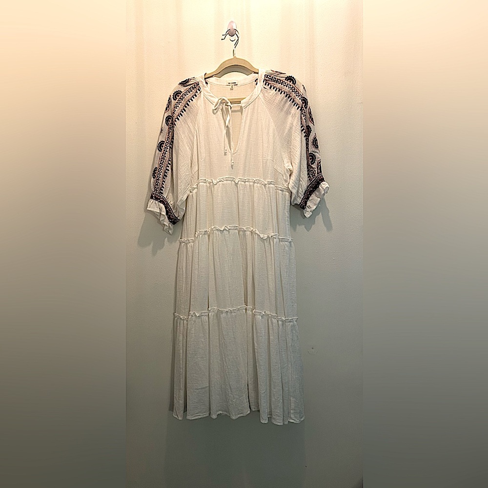 NWOT Vici dress